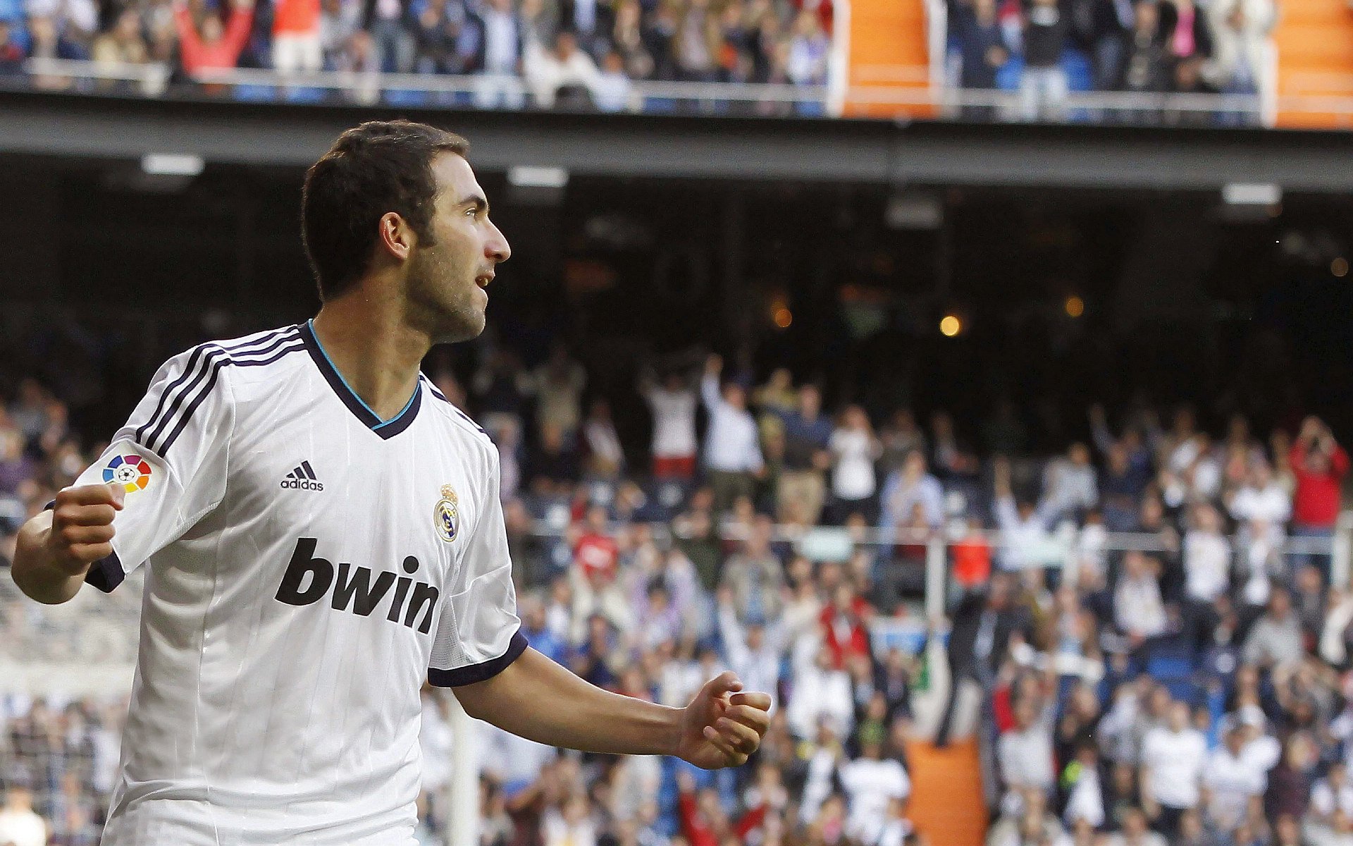 意甲豪门激烈角逐：高价引入未来之星，意甲十大巨星